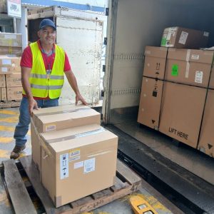 On-loading import goods from El Salvador clients